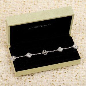 🍀🍀Van Cleef & Arpels bracelet🍀🍀